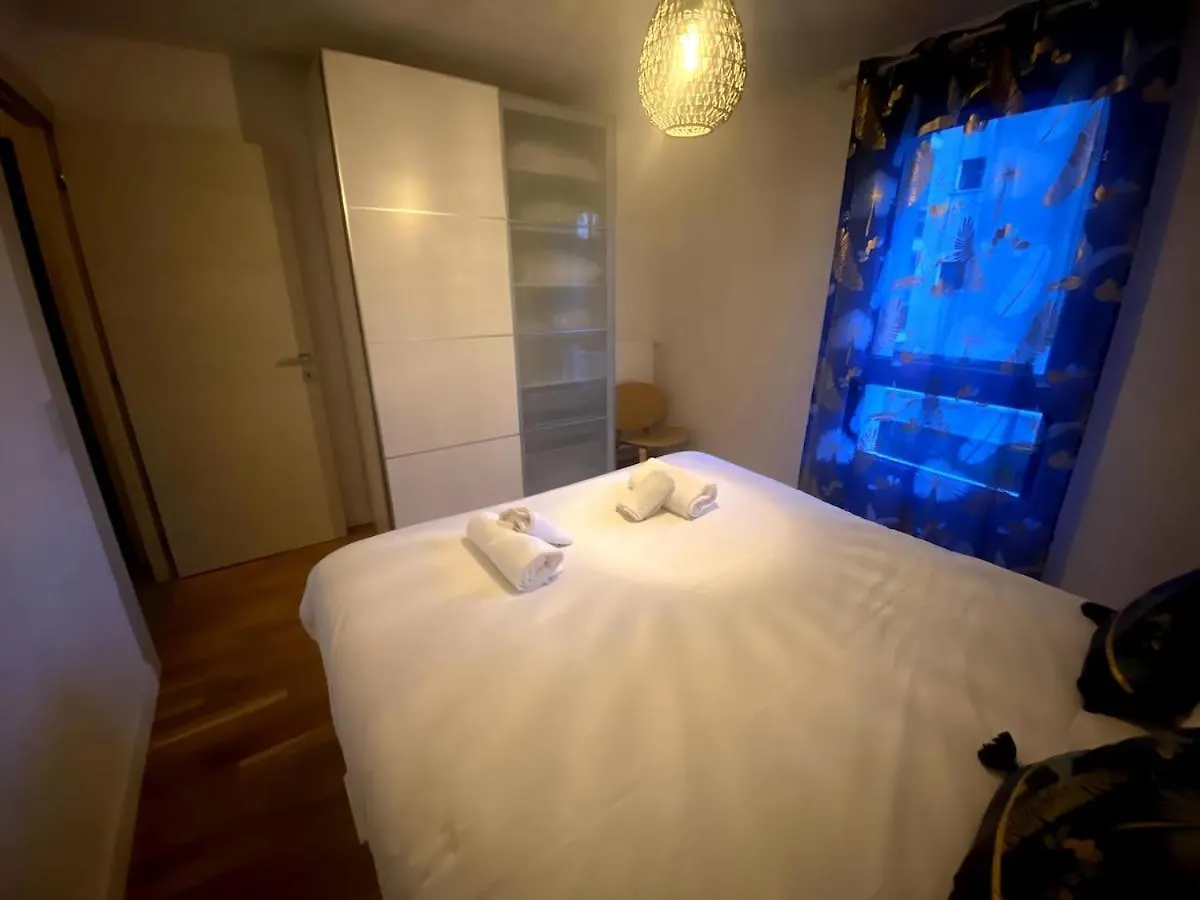 Petit Nid Au Centre Ville Avec Garage Prive Annecy Apartment